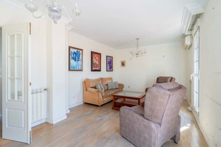 Image No.6-3 Bed Property for sale