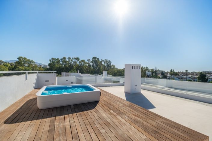 Image No.3-Villa de 6 chambres à vendre à Estepona