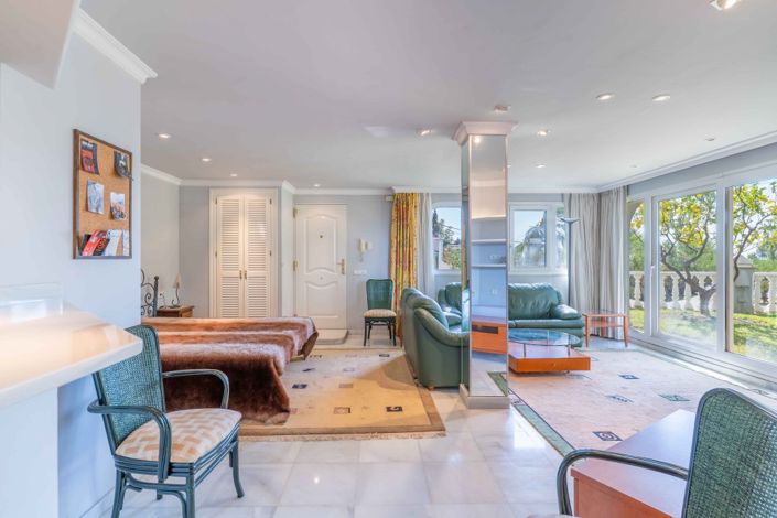 Image No.36-5 Bed Villa for sale