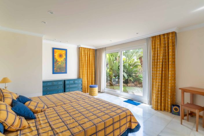 Image No.37-5 Bed Villa for sale