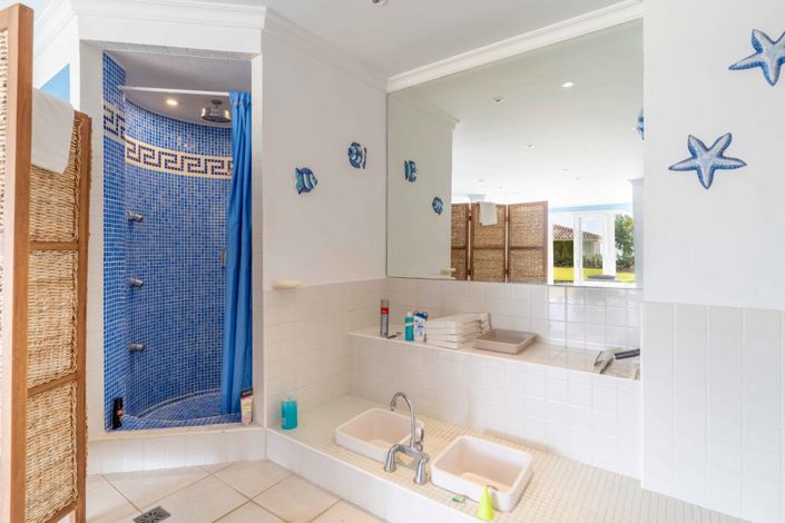 Image No.42-5 Bed Villa for sale