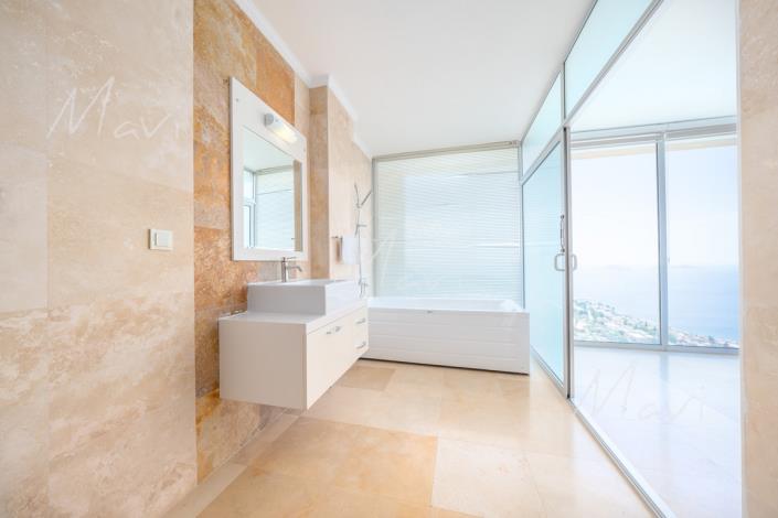 Image No.20-5 Bed Villa / Detached for sale