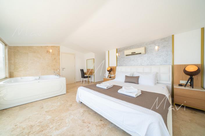 Image No.30-5 Bed Villa / Detached for sale