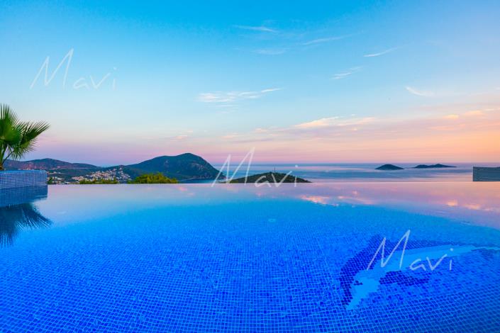 Image No.40-5 Bed Villa / Detached for sale