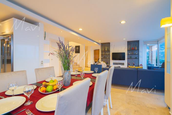 Image No.44-5 Bed Villa / Detached for sale