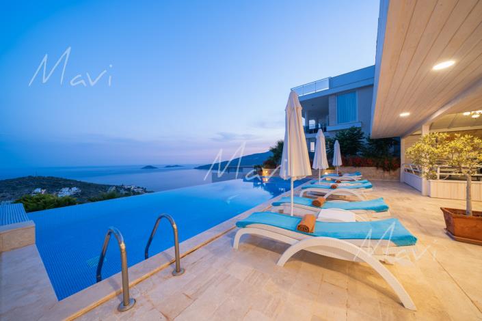 Image No.48-5 Bed Villa / Detached for sale