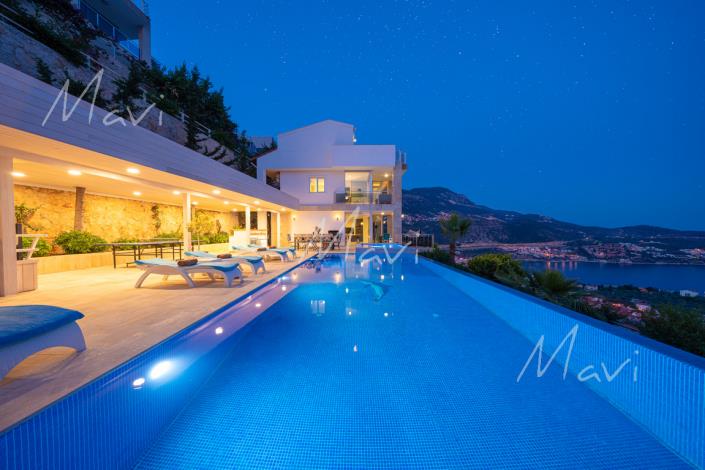 Image No.52-5 Bed Villa / Detached for sale