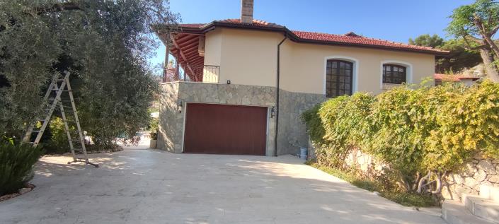 Image No.6-10 Bed Country Property for sale