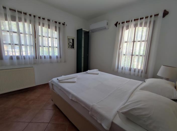 Image No.23-10 Bed Country Property for sale