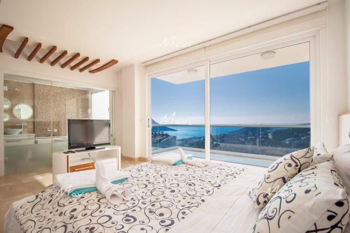 Image No.8-4 Bed Villa / Detached for sale