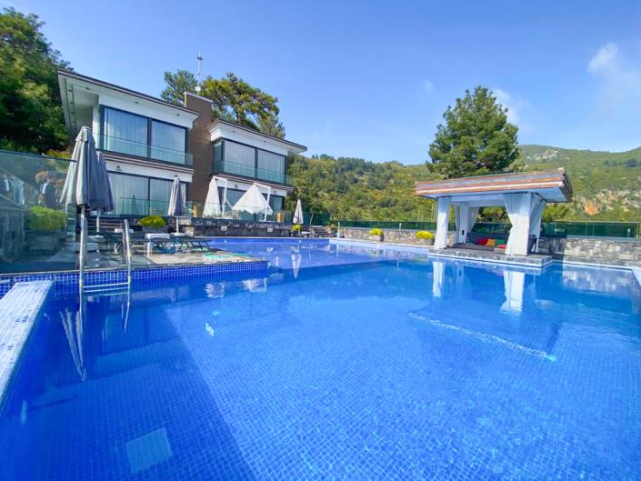 Image No.8-4 Bed Villa / Detached for sale