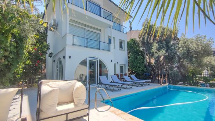 Image No.13-4 Bed Villa / Detached for sale