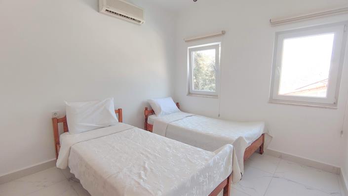 Image No.19-4 Bed Villa / Detached for sale