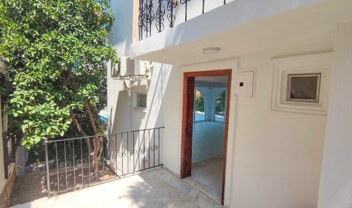 Image No.35-4 Bed Villa / Detached for sale