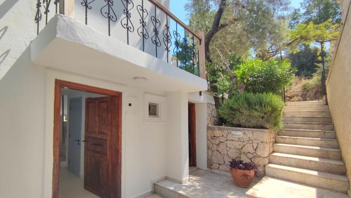 Image No.36-4 Bed Villa / Detached for sale