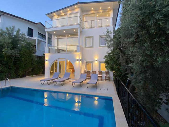 Image No.4-4 Bed Villa / Detached for sale