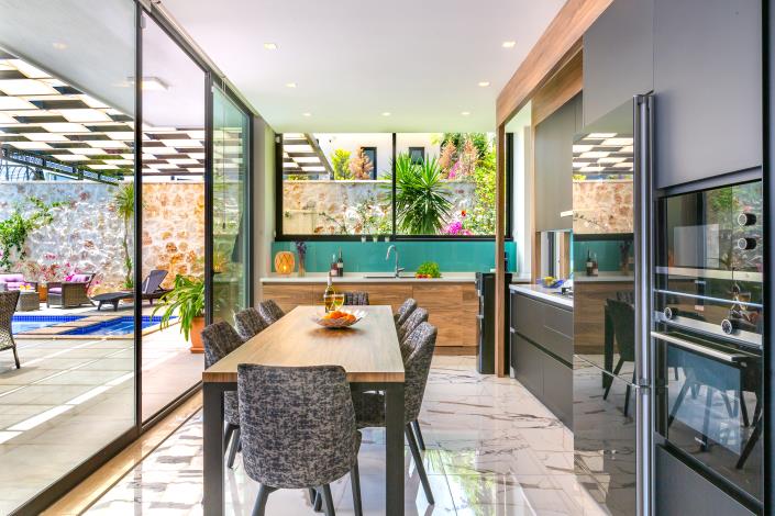 Image No.10-4 Bed Villa / Detached for sale