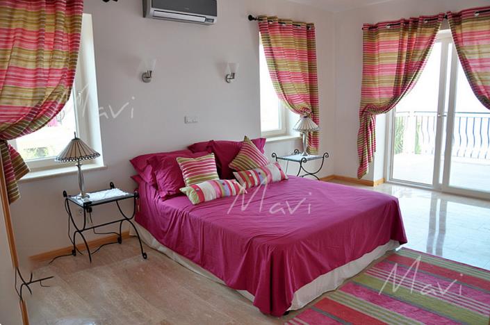 Image No.15-4 Bed Villa / Detached for sale