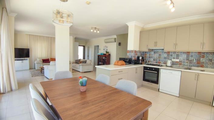 Image No.35-4 Bed Villa / Detached for sale