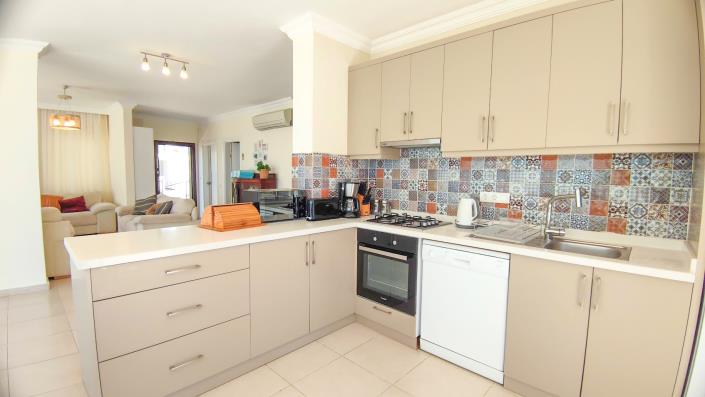 Image No.11-4 Bed Villa / Detached for sale