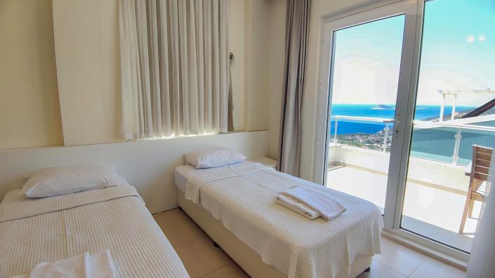 Image No.44-4 Bed Villa / Detached for sale