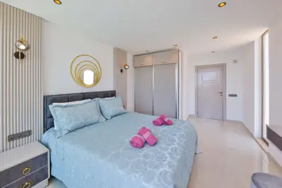 1aaa944e-5ffb-4efc-a32b-bf5e8e59d0a9