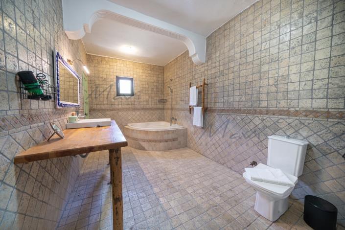 Image No.27-4 Bed Villa / Detached for sale