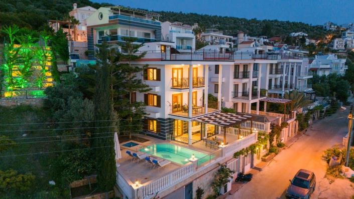 Image No.23-4 Bed Villa / Detached for sale