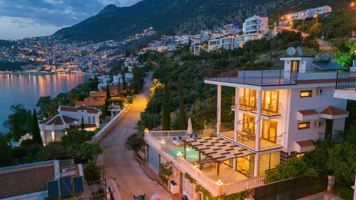 Image No.24-4 Bed Villa / Detached for sale