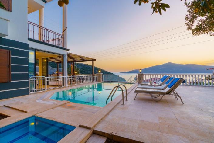 Image No.46-4 Bed Villa / Detached for sale