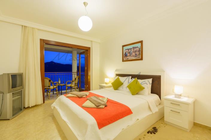 Image No.52-4 Bed Villa / Detached for sale