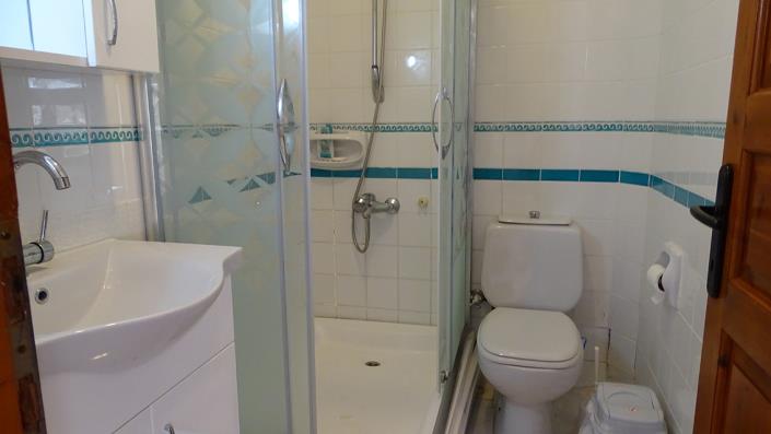 Image No.17-2 Bed Semi-Detached for sale