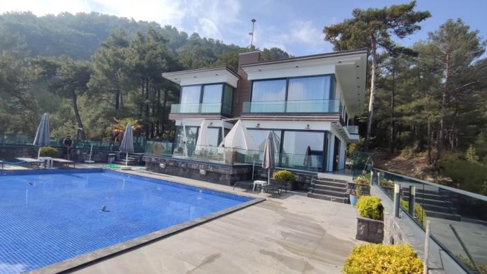 Image No.3-4 Bed Villa / Detached for sale