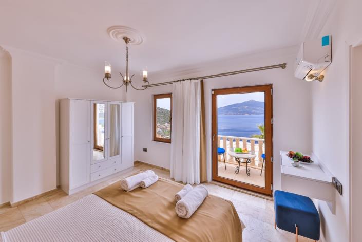 Image No.19-5 Bed Villa / Detached for sale