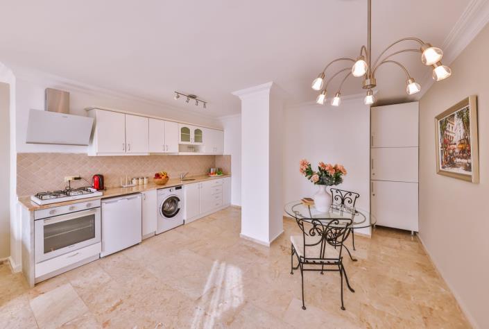 Image No.45-5 Bed Villa / Detached for sale