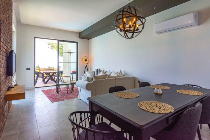 Image No.10-2 Bed Villa / Detached for sale