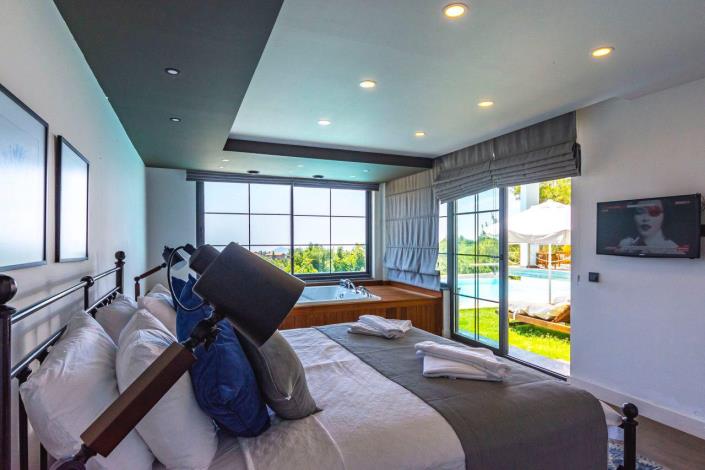 Image No.4-2 Bed Villa / Detached for sale