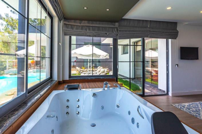 Image No.13-2 Bed Villa / Detached for sale