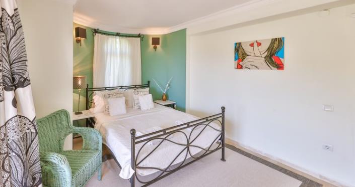 Image No.43-5 Bed Villa / Detached for sale