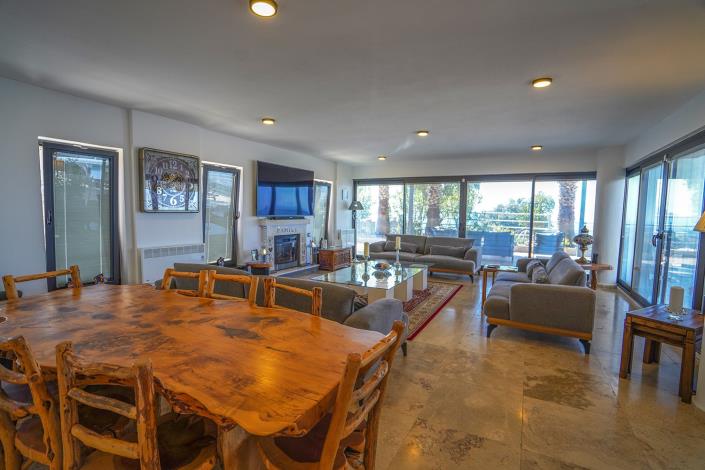 Image No.11-4 Bed Villa / Detached for sale