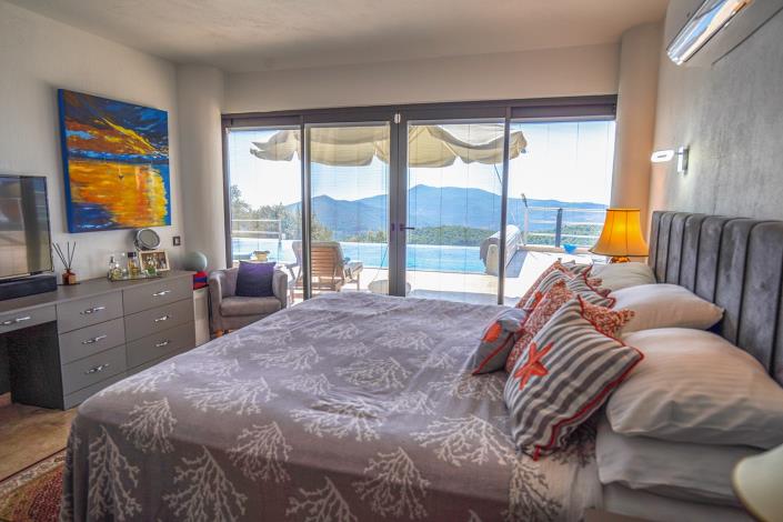 Image No.3-4 Bed Villa / Detached for sale