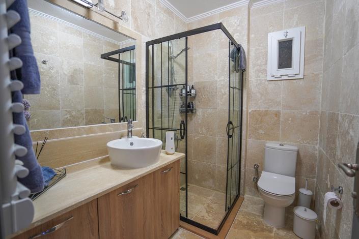 Image No.35-4 Bed Villa / Detached for sale