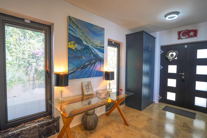 Image No.38-4 Bed Villa / Detached for sale