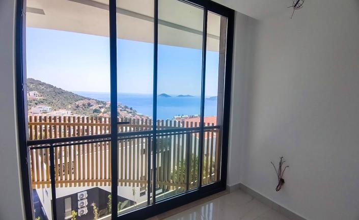 Image No.10-3 Bed Apartment for sale