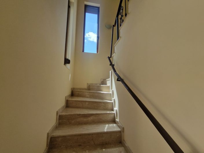 Image No.5-2 Bed Property for sale