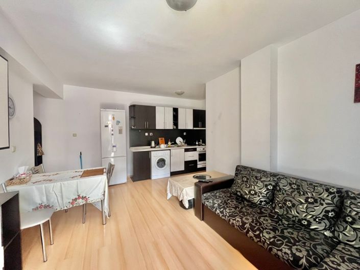 Image No.3-Propriété de 2 chambres à vendre à Sunny Beach