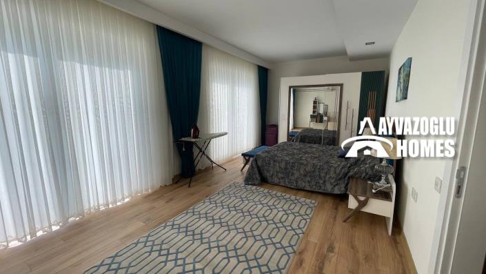 Image No.7-3 Bed Duplex for sale