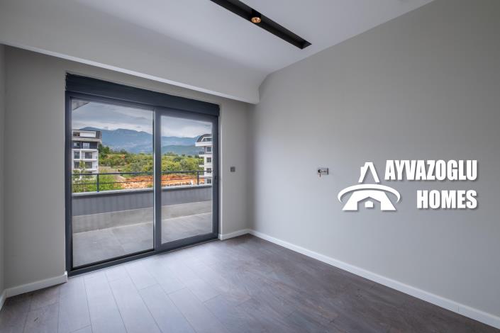 Image No.19-4 Bed Duplex for sale