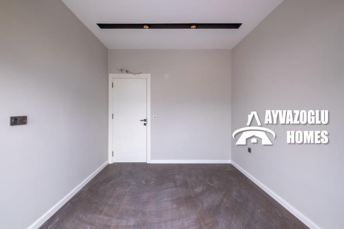 Image No.33-4 Bed Duplex for sale