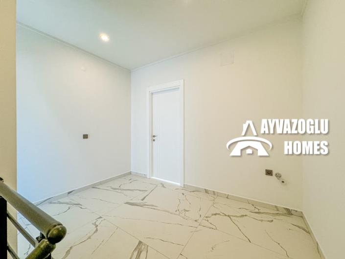 Image No.12-3 Bed Apartment for sale